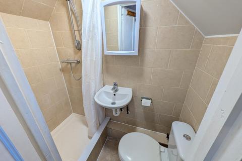 undefined, Watling Avenue, Burnt Oak/Edgware HA8