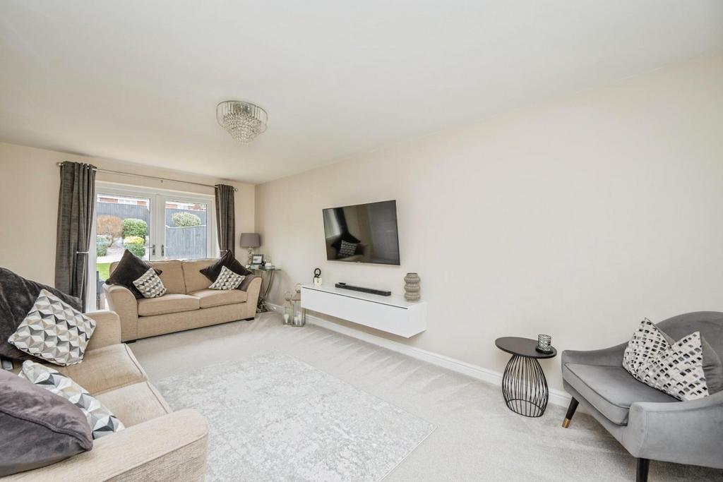 22croftclose-8.jpg