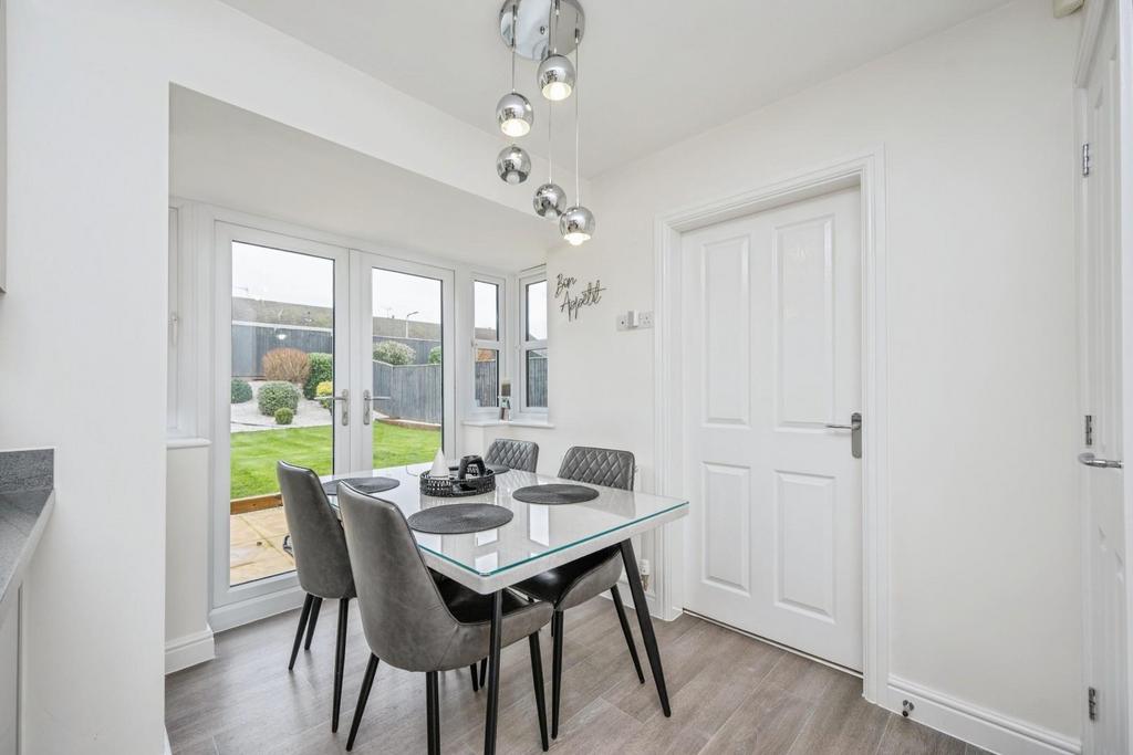 22croftclose-5.jpg