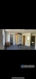 Studio to rent, Audley Road, London, NW4