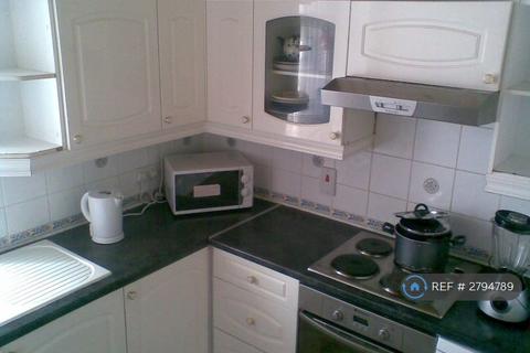 2 bedroom flat to rent, Broomlands Street, Paisley, PA1
