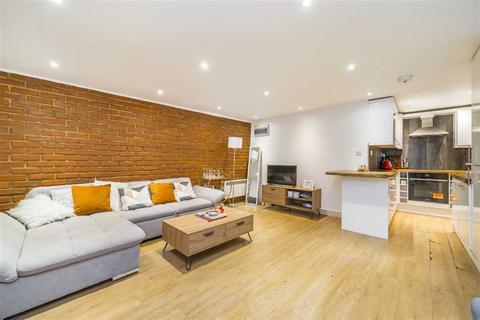 undefined, Shoreditch High Street, London E1