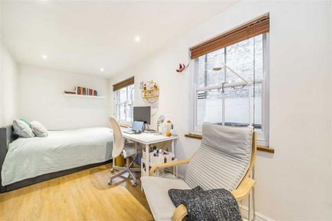 undefined, Shoreditch High Street, London E1