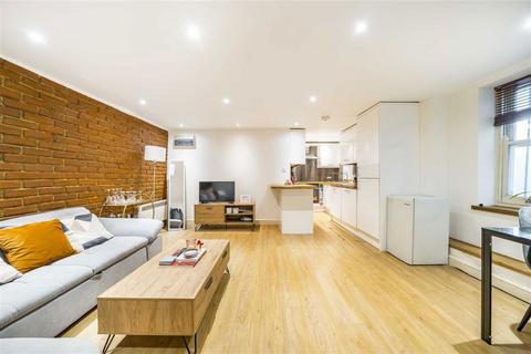 undefined, Shoreditch High Street, London E1