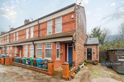 Carrill Grove, Manchester, M19