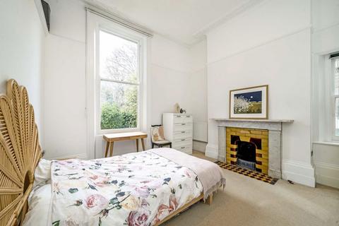 2 bedroom flat to rent, Bolton Road, London W4
