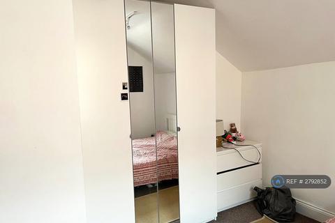 undefined, East St, Bristol, BS3