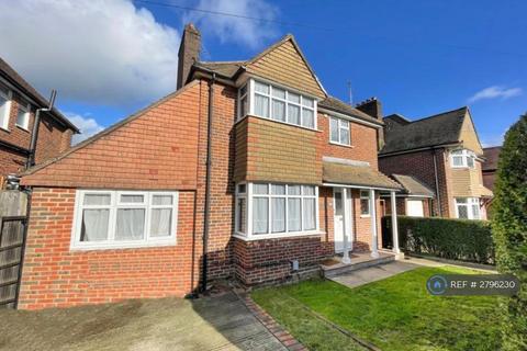 1 bedroom in a house share to rent, Aldershot Road, Guildford, GU2