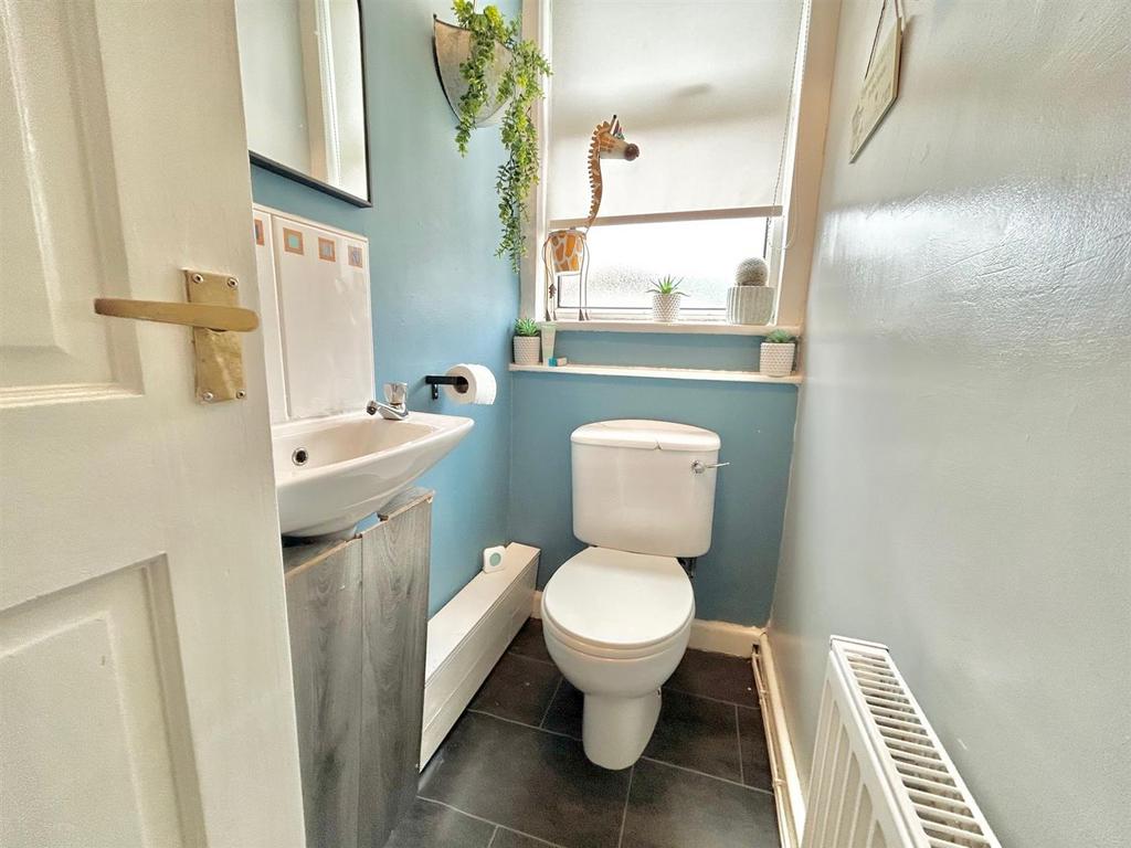 Cloakroom WC.jpg