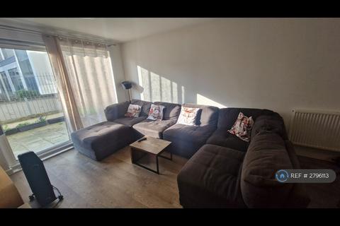3 bedroom flat to rent, Ealing Road, Brentford, TW8
