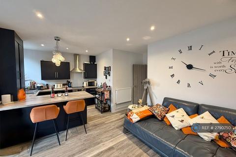2 bedroom flat to rent, Kent Road, Southsea, PO5