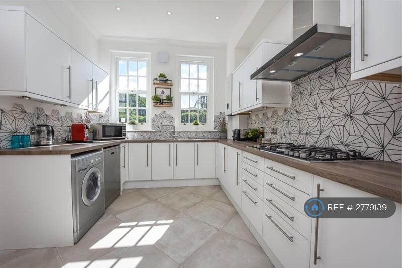 Big Bright Kitchen