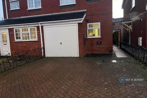 2 bedroom semi-detached house to rent, Westbourne Road, Wednesbury, WS10