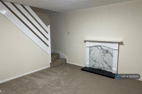 2 bedroom semi-detached house to rent, Westbourne Road, Wednesbury, WS10