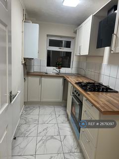 2 bedroom semi-detached house to rent, Westbourne Road, Wednesbury, WS10