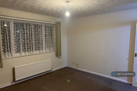 2 bedroom semi-detached house to rent, Westbourne Road, Wednesbury, WS10