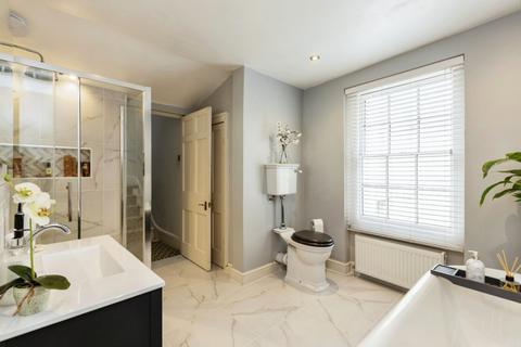 undefined, Hewlett Road, Cheltenham, Gloucestershire, GL52