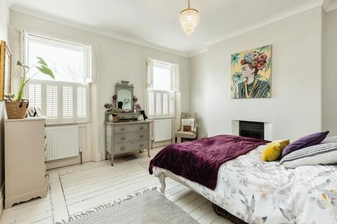 undefined, Hewlett Road, Cheltenham, Gloucestershire, GL52