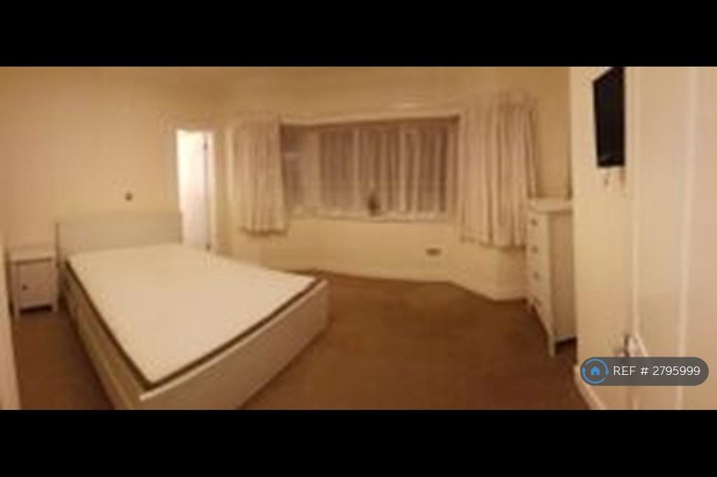 Double Room With En-Suite £950