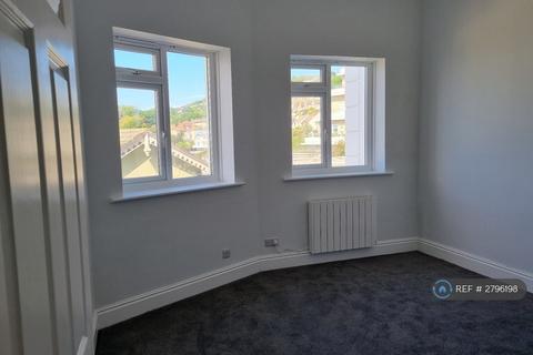 2 bedroom flat to rent, Ardmore House, Ventnor, PO38