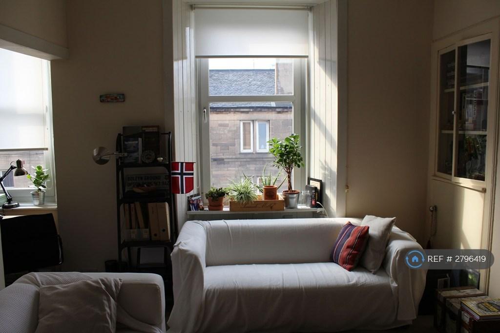 Lounge 1