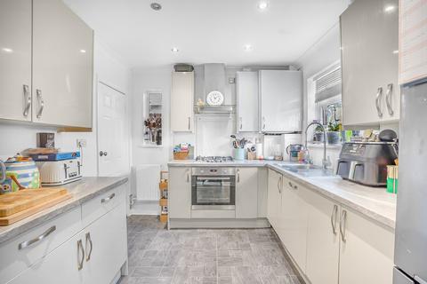 Elizabeth Avenue, Staines-upon-Thames, TW18