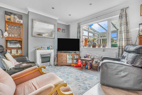 3 bedroom end of terrace house for sale, Elizabeth Avenue, Staines-upon-Thames, TW18