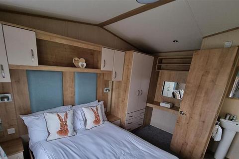 2 bedroom park home for sale, Whitecliff Bay Holiday Park – Isle of Wight