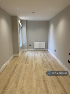2 bedroom flat to rent, Ballards Lane, London, N3