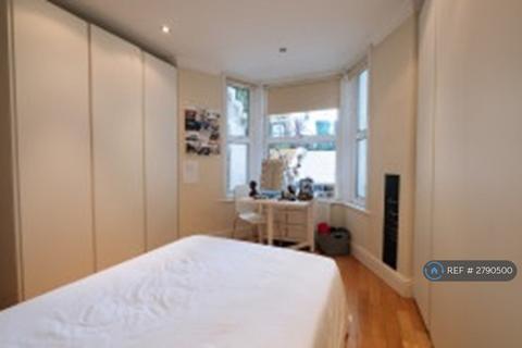 3 bedroom flat to rent, Overstone Road, London, W6