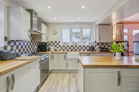 4 bedroom detached house for sale, Chesham Road, Ashley Green, Chesham, Buckinghamshire HP5