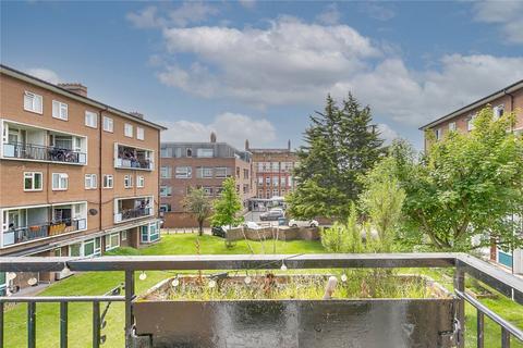 2 bedroom flat to rent, East Street, London SE17