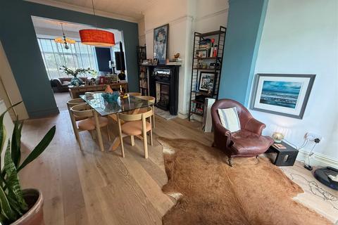 4 bedroom end of terrace house for sale, Old Road, Llanelli