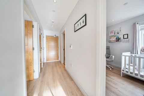 2 bedroom flat for sale, Shakespeare Road,  Finchley Central,  N3