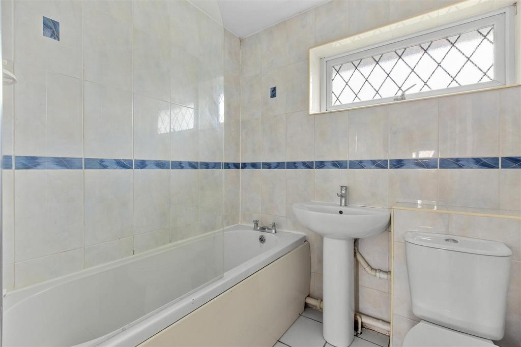 84 Marlow Rd, HP11 1 TH-4.jpg
