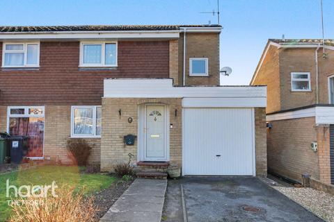 3 bedroom semi-detached house for sale, Canterbury Way, Thetford