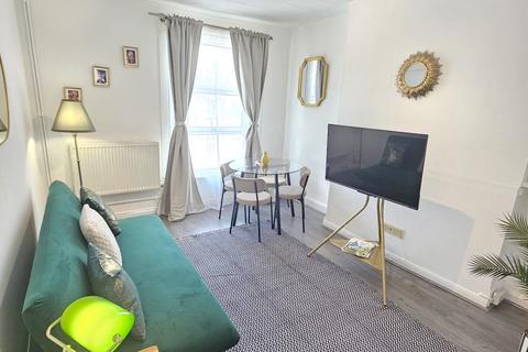 1 bedroom flat to rent, Camden Road, London NW1