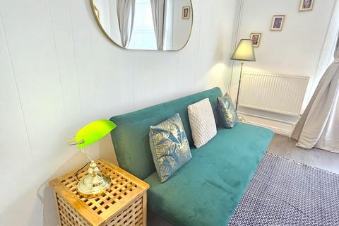 1 bedroom flat to rent, Camden Road, London NW1