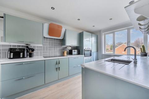 2 bedroom flat for sale, Newlands Lane, Chichester, PO19