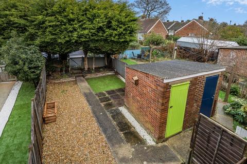 2 bedroom flat for sale, Newlands Lane, Chichester, PO19