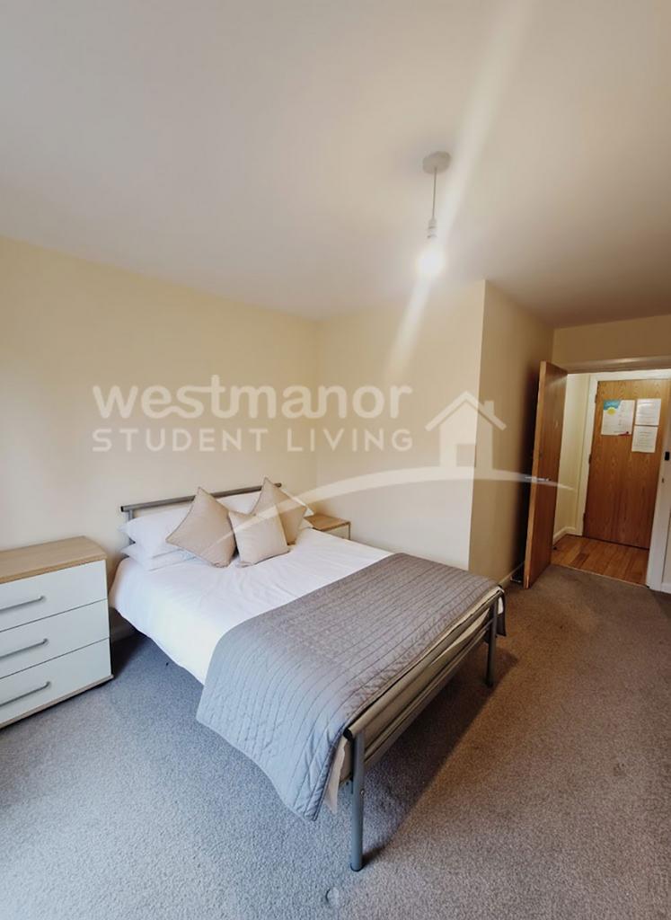 Flat 14 room 1