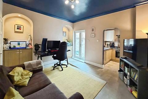 2 bedroom terraced house for sale, Birtles Avenue, Stockport SK5