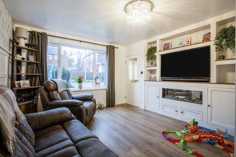 3 bedroom semi-detached house for sale, Jubilee Crescent, Wakefield WF1