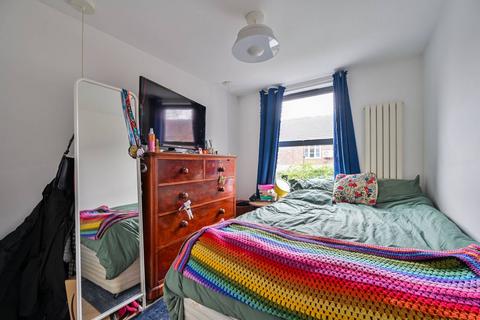 3 bedroom flat to rent, Geldart Road, Peckham, London, SE15