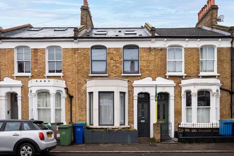 3 bedroom flat to rent, Geldart Road, Peckham, London, SE15