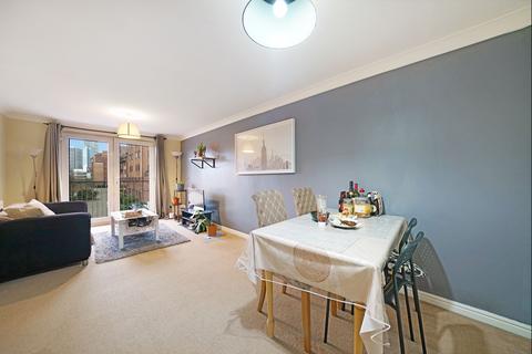 2 bedroom flat to rent, Cadnam Lodge, Schooner Close, London, E14