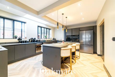 4 bedroom semi-detached house for sale, Maple Way, West Midlands B31