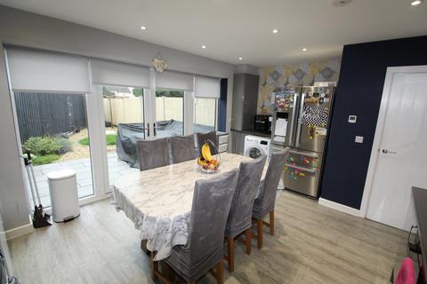 3 bedroom detached house for sale, Swiftway, Lutterworth LE17