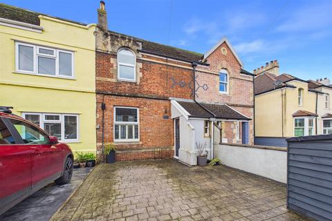 2 bedroom terraced house for sale, Located walking distance to Clevedon Seafront