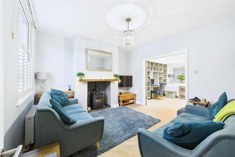 2 bedroom terraced house for sale, Located walking distance to Clevedon Seafront